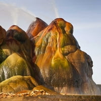 Nevada, Crna Rock Desert pogleda na Fly Geyser CATHY - Gordon Illg