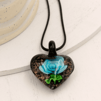 Besheek Murano nadahnuta stakla crna i plava ogrlica od srca ruže srca