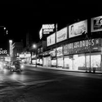 Superstock Sal usa Njujork Država New York City Bron Noćni pogled na Fordham Road Trader Zapadno poster