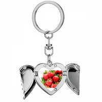 Svježe jagode Crveno voće Slika Srce Angel Wing ključni držač lanca