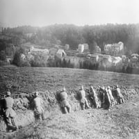 WWI: rovovi, C1915. Ngerman vojnici u rovovima u Argonskoj šumi u Francuskoj. Fotografija, C1915. Poster