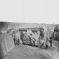 Policajci koji rade top u Fort Tennalytown-u tokom američkog plakata građanskog rata Print Stocktrek